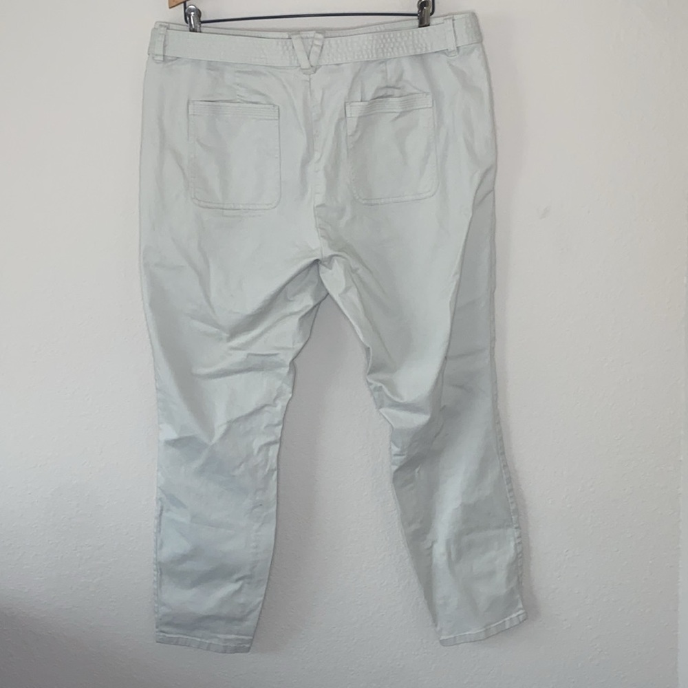 🎱Vineyard Vines Women’s high waisted skinny pants in the color Stone! - Picture 10 of 10